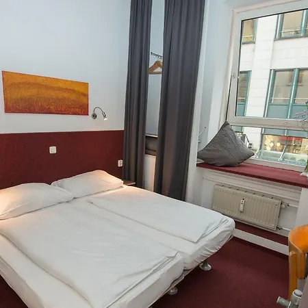 Am Jakobsplatz Casa de hóspedes 3*